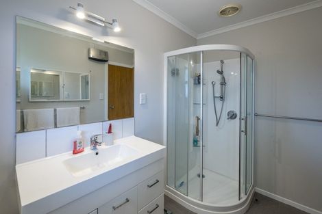 Photo of property in 84 Kirk Street, Otaki, 5512