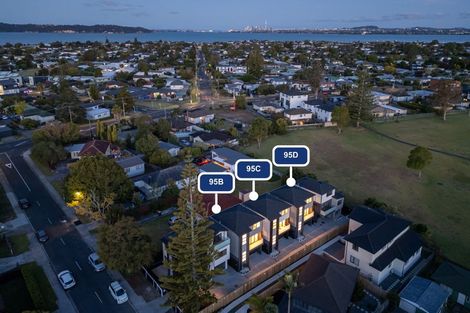 Photo of property in 95d Kervil Avenue, Te Atatu Peninsula, Auckland, 0610
