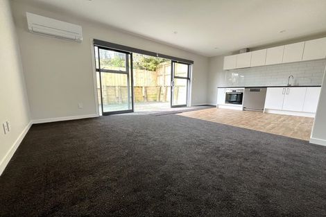 Photo of property in 49a Taylor Terrace, Tawa, Wellington, 5028