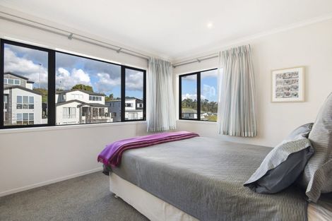 Photo of property in 31 Cavalli Road, Long Bay, Auckland, 0630