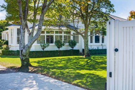 Photo of property in 129 Te Mata Road, Havelock North, 4130