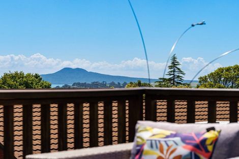 Photo of property in 98 Bleakhouse Road, Howick, Auckland, 2014