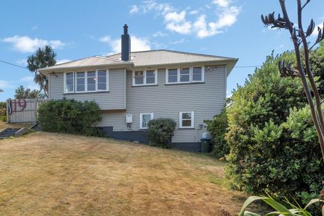 Photo of property in 19 Taupiri Crescent, Titahi Bay, Porirua, 5022