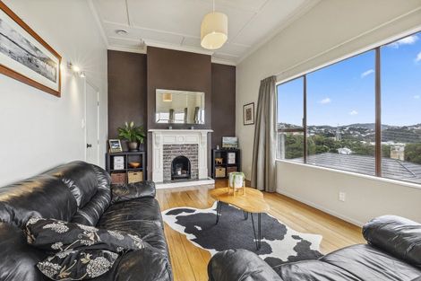 Photo of property in 13 Tanera Crescent, Brooklyn, Wellington, 6021