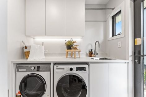Photo of property in 75 Tiri Road, Manly, Whangaparaoa, 0930