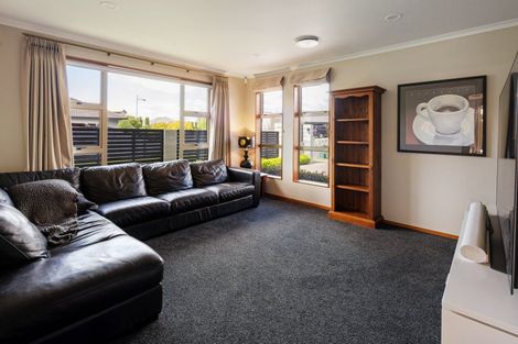 Photo of property in 18 Gibbston Close, Huntington, Hamilton, 3210