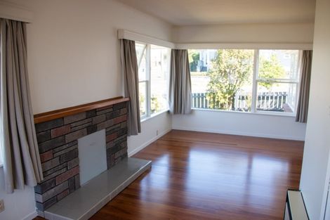 Photo of property in 22 Old Lake Road, Narrow Neck, Auckland, 0624