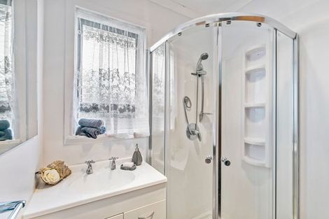 Photo of property in 20 Matapouri Road, Mangere Bridge, Auckland, 2022