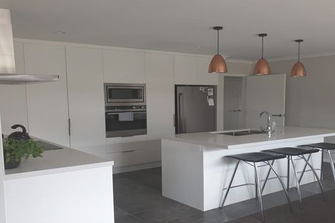 Photo of property in 5 O Ruamano Crescent, Pukekohe, 2120