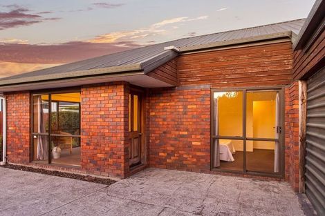 Photo of property in 18 Winters Road, Redwood, Christchurch, 8051