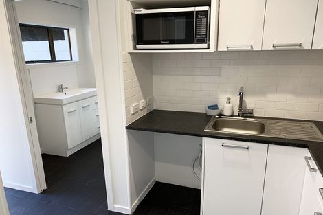 Photo of property in 1/18 Glenwood Avenue, Birkenhead, Auckland, 0626