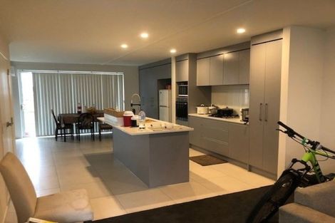 Photo of property in 35 Soaring Bird Drive, Takanini, 2112