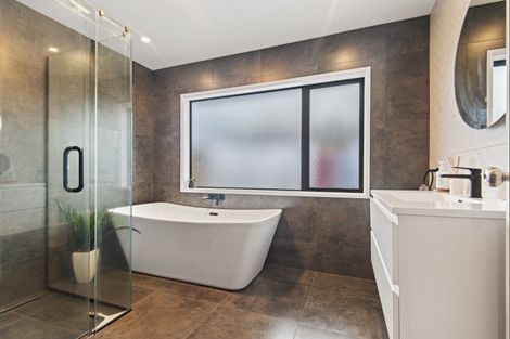 Photo of property in 9 Walnut Grove, Kelvin Grove, Palmerston North, 4414