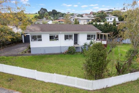 Photo of property in 82 West Harbour Drive, West Harbour, Auckland, 0618