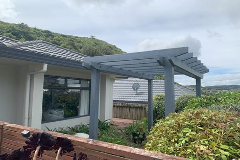 Photo of property in 214 Westchester Drive, Churton Park, Wellington, 6037
