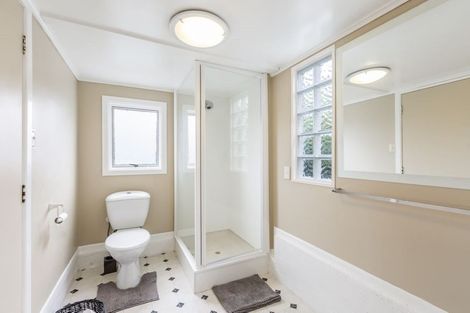 Photo of property in 1/19 Limmer Place, Browns Bay, Auckland, 0632