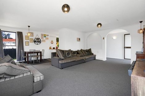 Photo of property in 10 Tawari Street, Inglewood, 4330