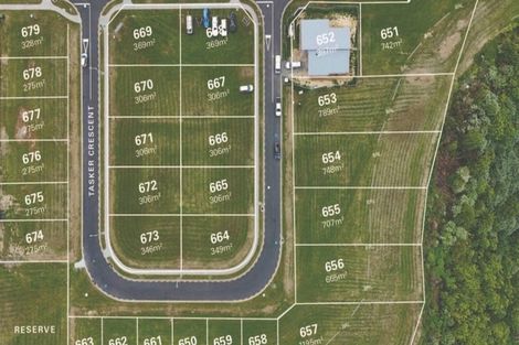 Photo of property in 4 Tasker Crescent, Pyes Pa, 3112