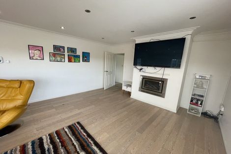 Photo of property in 16 Munstead Place, Hillcrest, Auckland, 0627