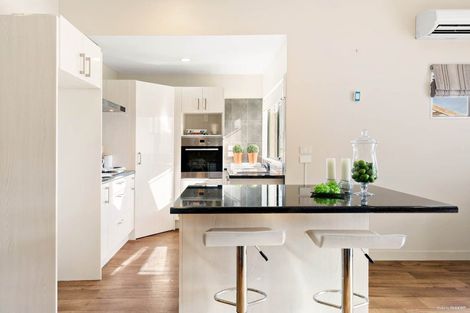 Photo of property in 4/62 Fernhill Way, Oteha, Auckland, 0632