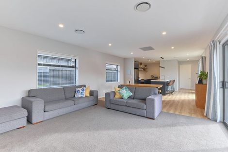 Photo of property in 21 Maurice James Way, Prebbleton, 7604