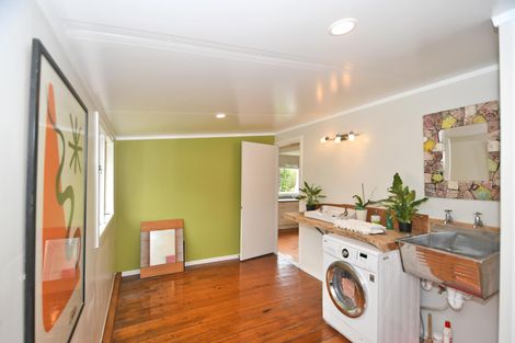 Photo of property in 38 Hauraki Road, Leigh, Warkworth, 0985