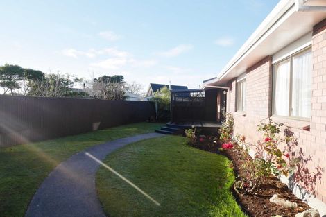 Photo of property in 2/25 Inwoods Road, Parklands, Christchurch, 8083