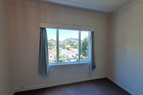 Photo of property in 11 Melrose Road, Island Bay, Wellington, 6023