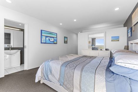 Photo of property in 72 Clemow Road, Fitzroy, New Plymouth, 4312