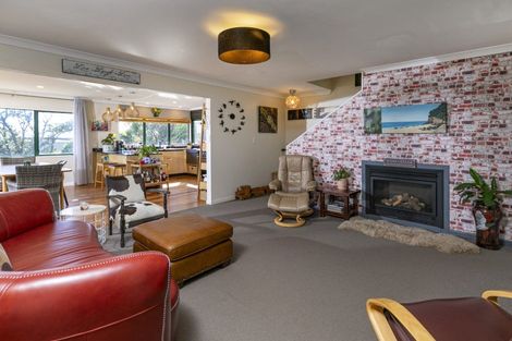 Photo of property in 6 Berridge Road, Muriwai, Waimauku, 0881
