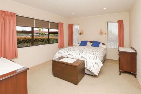 Photo of property in 12a Rimmington Drive, Hamilton Lake, Hamilton, 3204