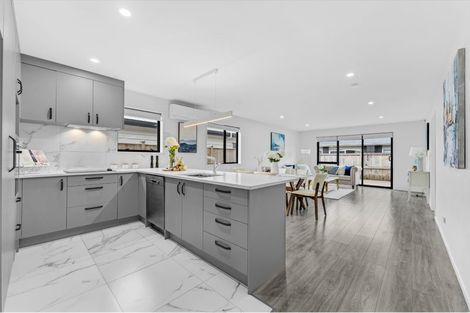 Photo of property in 14 Noia Way, Karaka, Papakura, 2113