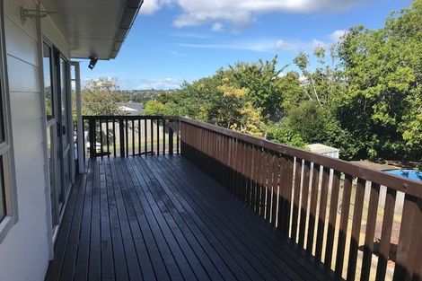 Photo of property in 2 Stallard Place, Glen Eden, Auckland, 0602