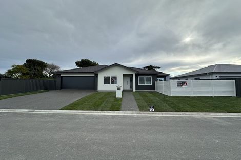 Photo of property in 15 George Yee Place, Taradale, 4112