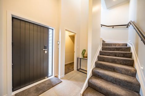 Photo of property in 14 Poto Road, Normandale, Lower Hutt, 5010