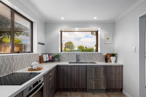 Photo of property in 51 Arcon Drive, Broomfield, Christchurch, 8042