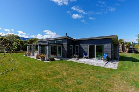 Photo of property in 28 Sam John Place, Lake Hawea, 9382