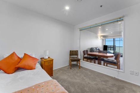 Photo of property in 4e/175 Hurstmere Road, Takapuna, Auckland, 0622