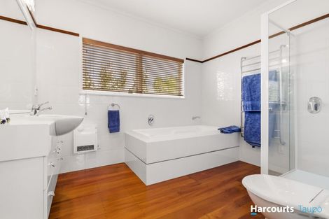 Photo of property in 49 Shepherd Road, Waipahihi, Taupo, 3330