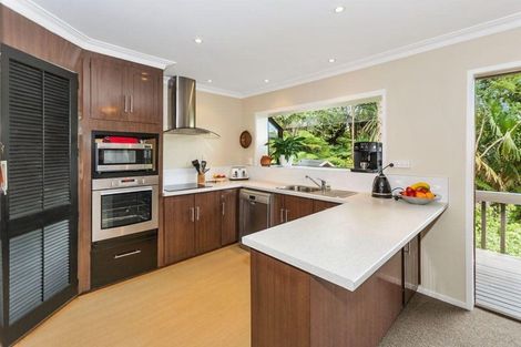 Photo of property in 130 Otitori Bay Road, Titirangi, Auckland, 0604