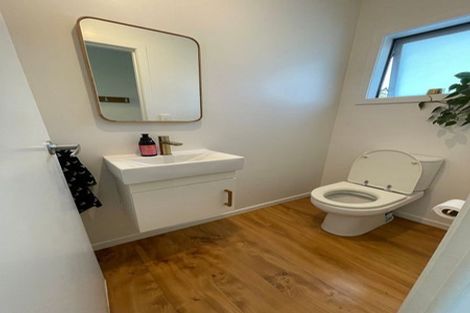 Photo of property in 48 Christian Road, Swanson, Auckland, 0614