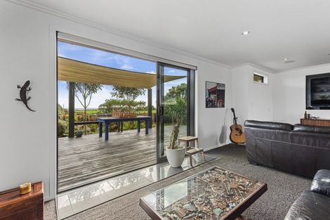 Photo of property in 37 Upper Pitone Road, Pitone, New Plymouth, 4374