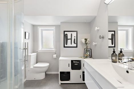 Photo of property in 11 Knoll Street, Island Bay, Wellington, 6023