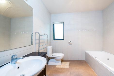 Photo of property in 3 Stroud Place, Henderson, Auckland, 0612