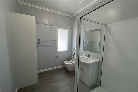 Photo of property in 98/98a Weraroa Road, Levin, 5510