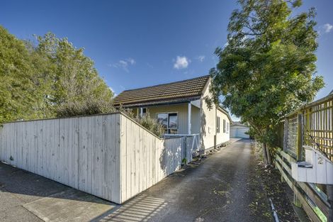 Photo of property in 2 Avondale Road, Taradale, Napier, 4112