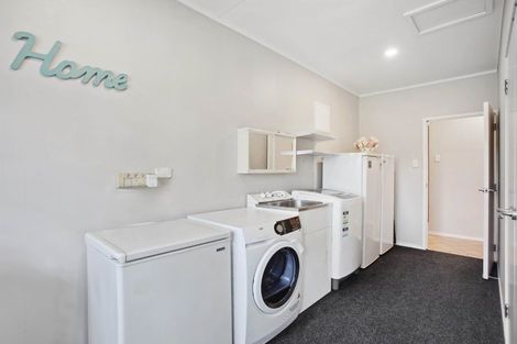 Photo of property in 18 Deanna Drive, West Harbour, Auckland, 0618