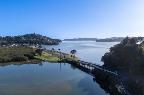 Photo of property in Bridgewater Apartments, 201/7 Te Rangi Cross Road, Paihia, 0200