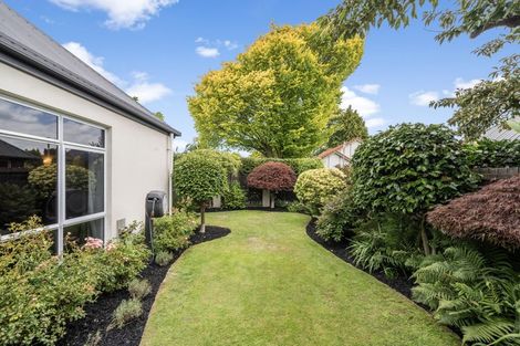 Photo of property in 33 Glenburn Place, Avonhead, Christchurch, 8042