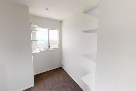 Photo of property in 74 Dress Circle, Newlands, Wellington, 6037